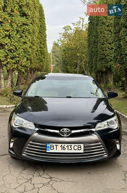 Седан Toyota Camry 2016 в Ровно
