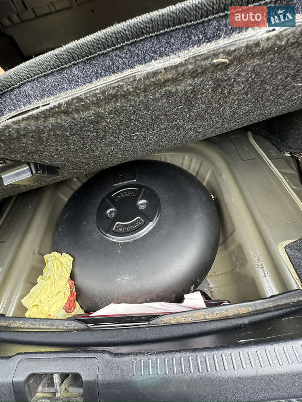 Седан Toyota Camry 2016 в Рівному