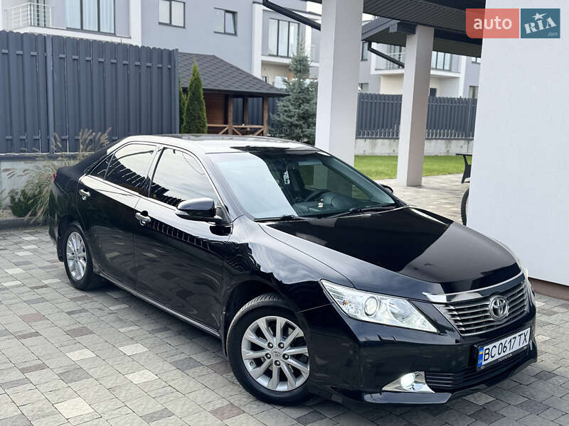 Седан Toyota Camry 2012 в Львове