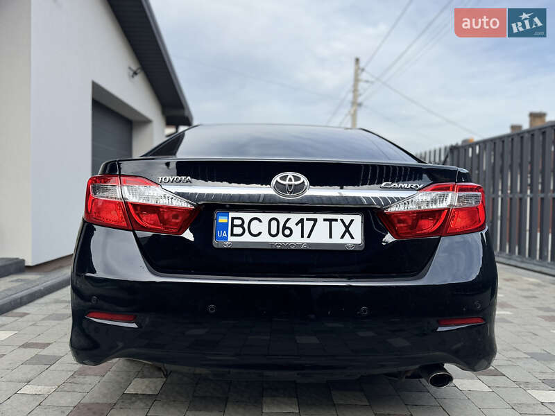 Седан Toyota Camry 2012 в Львове
