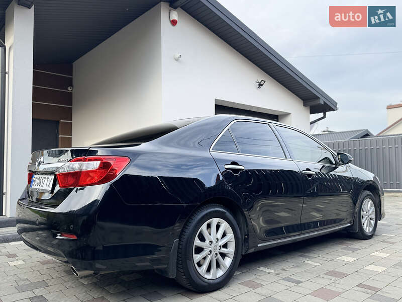 Седан Toyota Camry 2012 в Львове