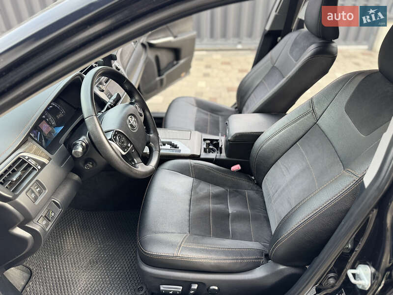 Седан Toyota Camry 2012 в Львове