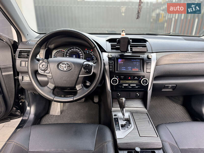 Седан Toyota Camry 2012 в Львове