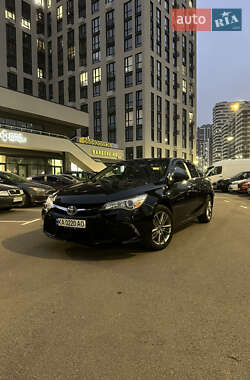 Седан Toyota Camry 2017 в Києві