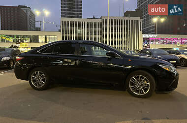 Седан Toyota Camry 2017 в Киеве