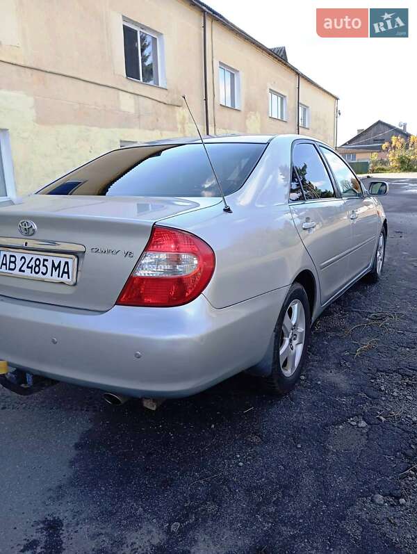 Седан Toyota Camry 2004 в Романове