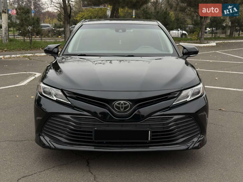 Седан Toyota Camry 2017 в Одессе