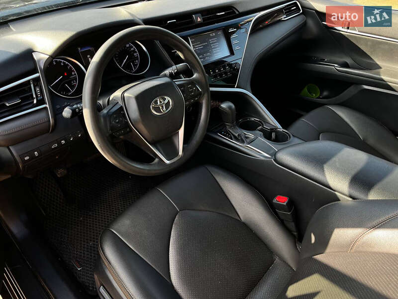 Седан Toyota Camry 2017 в Одессе