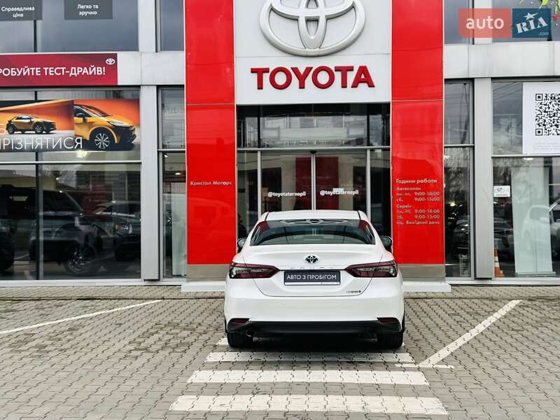 Седан Toyota Camry 2024 в Тернополі