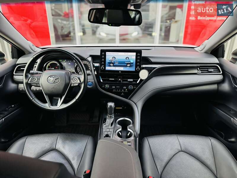 Седан Toyota Camry 2024 в Тернополі