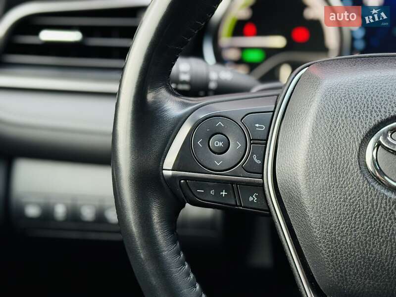 Седан Toyota Camry 2024 в Тернополі