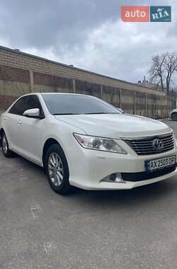 Седан Toyota Camry 2013 в Харькове