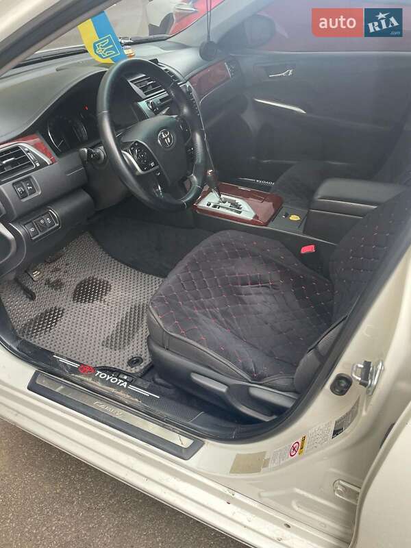 Седан Toyota Camry 2013 в Харькове