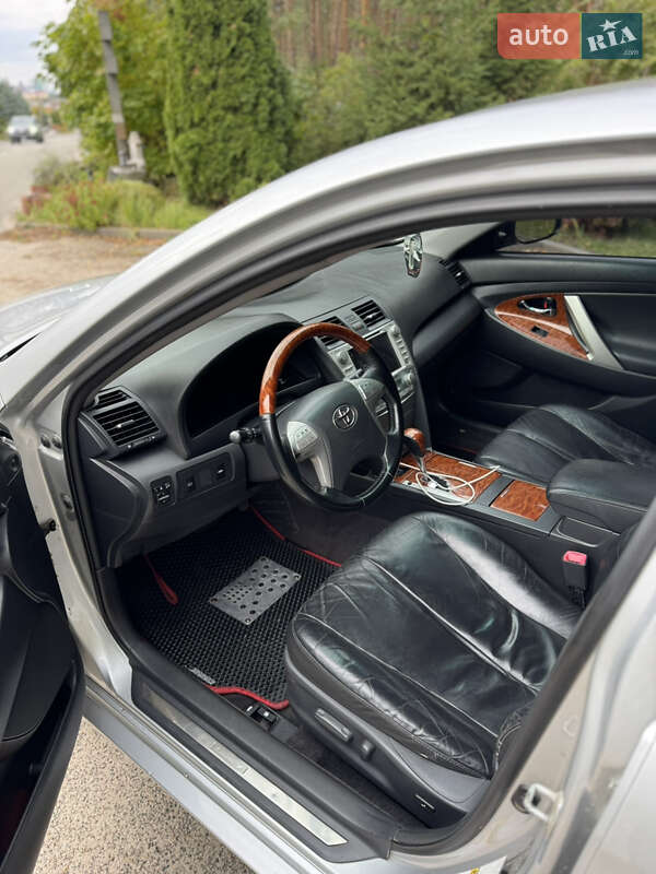 Седан Toyota Camry 2008 в Киеве