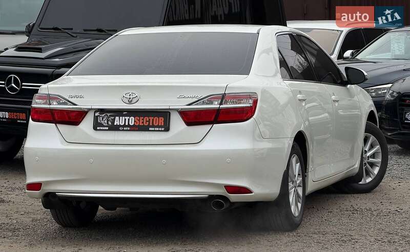 Седан Toyota Camry 2016 в Харкові