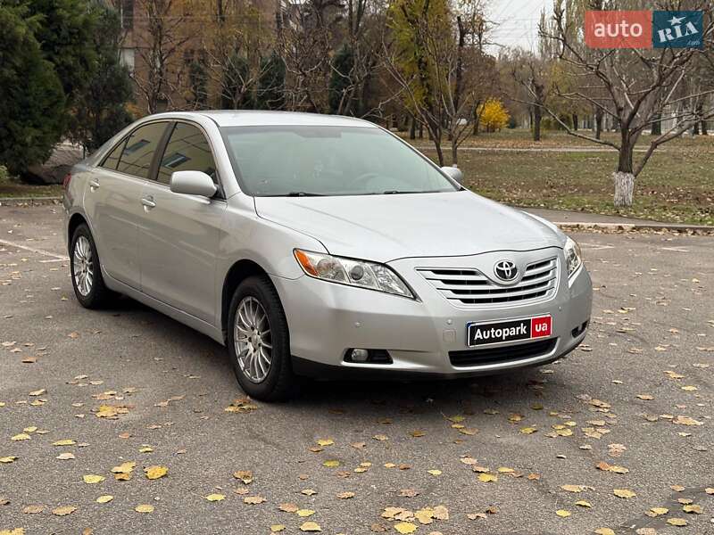 Седан Toyota Camry 2007 в Запорожье