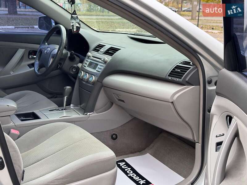 Седан Toyota Camry 2007 в Запорожье