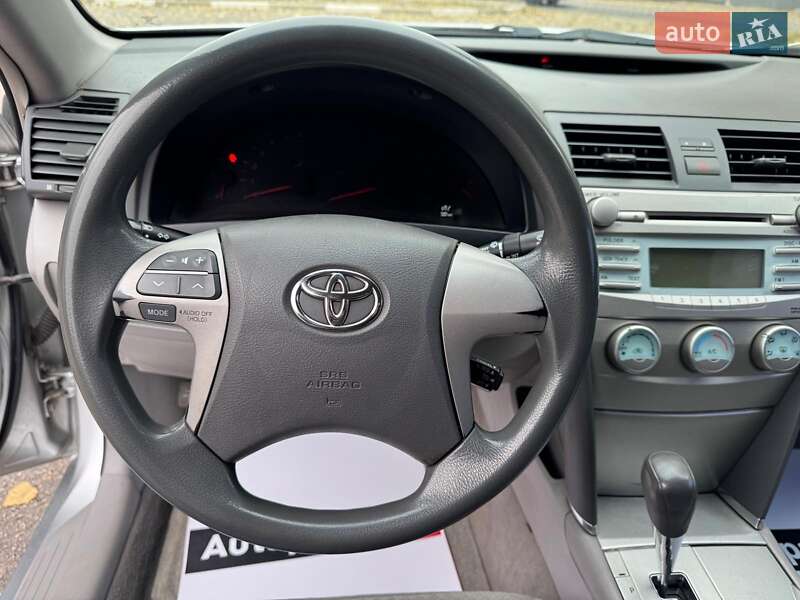 Седан Toyota Camry 2007 в Запорожье