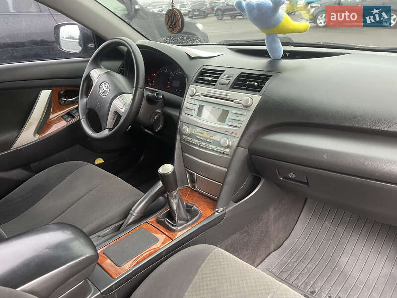 Седан Toyota Camry 2007 в Киеве