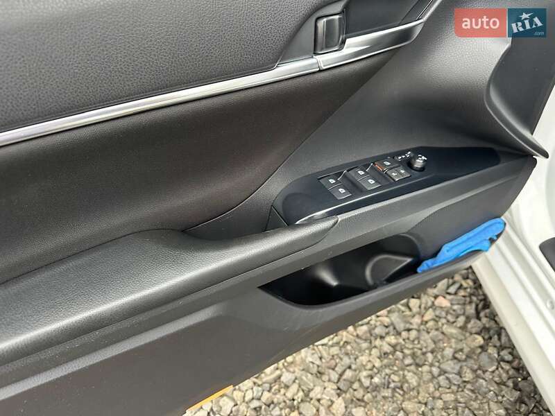 Седан Toyota Camry 2020 в Луцьку