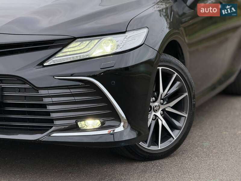 Седан Toyota Camry 2021 в Кривом Роге