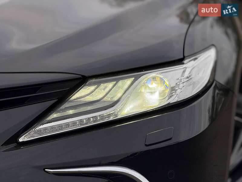 Седан Toyota Camry 2021 в Кривом Роге