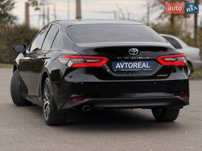 Седан Toyota Camry 2021 в Кривом Роге