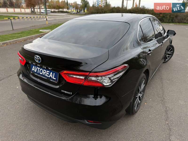 Седан Toyota Camry 2021 в Кривом Роге