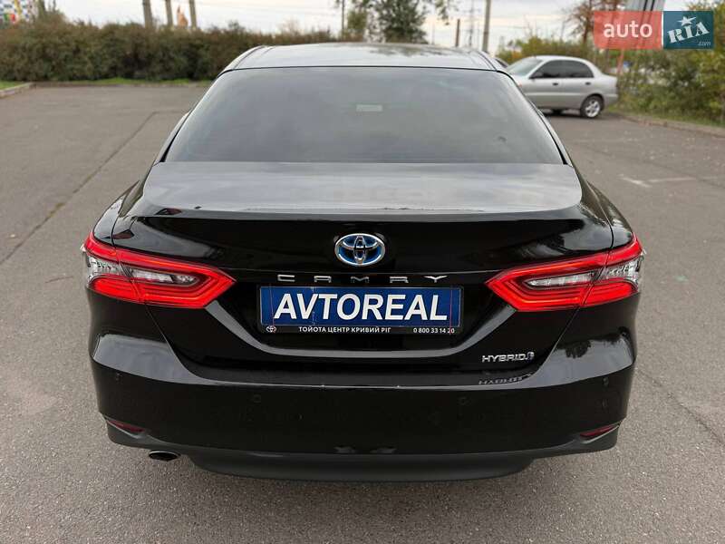 Седан Toyota Camry 2021 в Кривом Роге