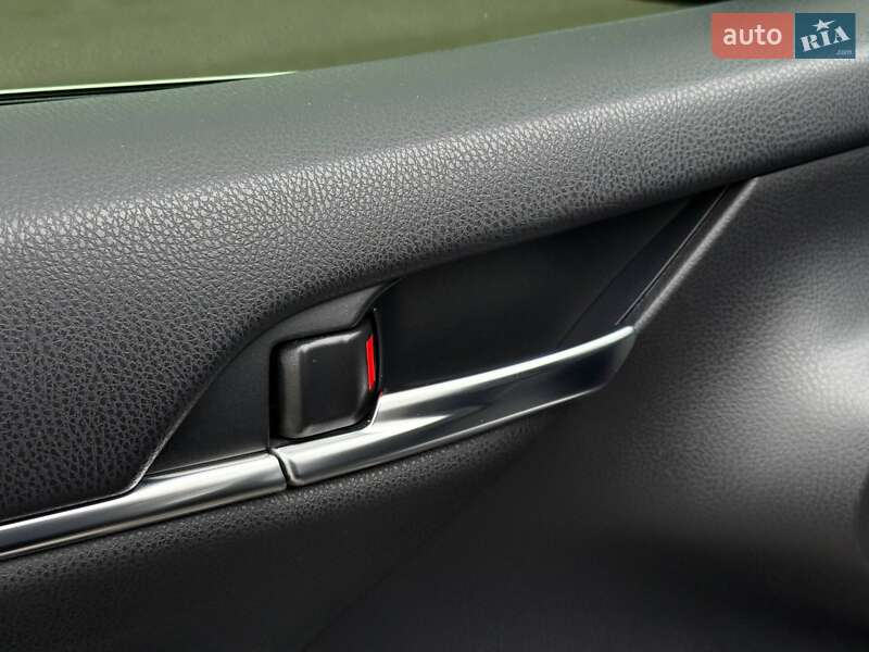 Седан Toyota Camry 2021 в Кривом Роге