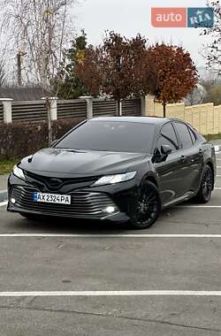 Седан Toyota Camry 2019 в Харкові