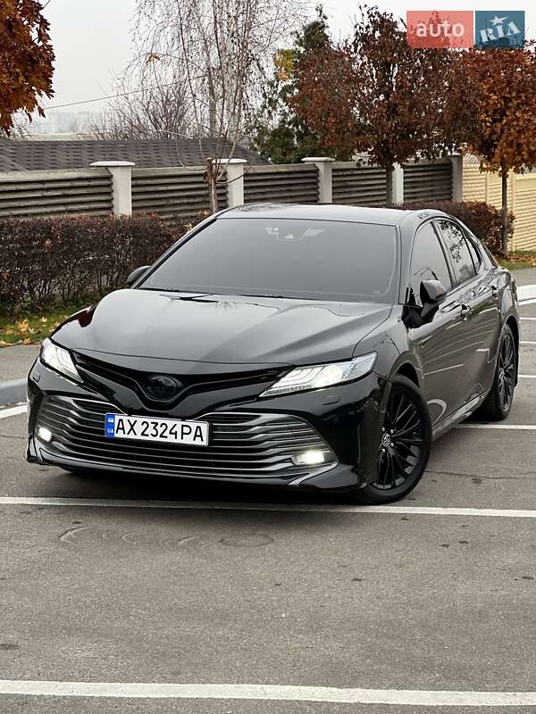Toyota Camry 2019