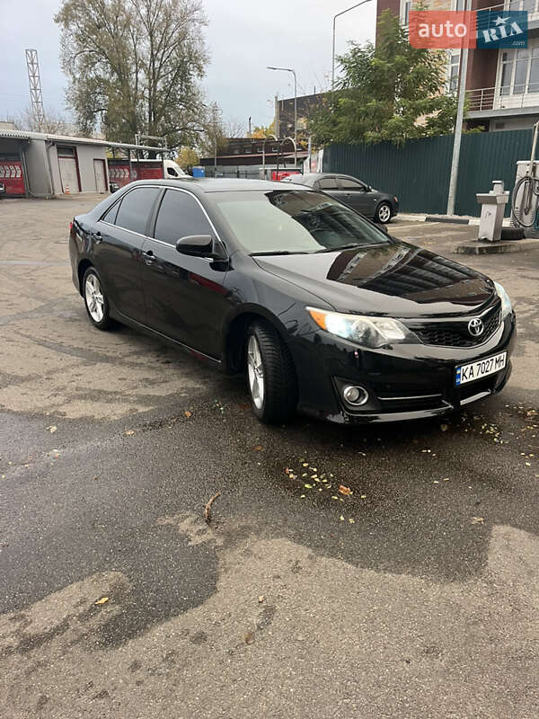 Седан Toyota Camry 2014 в Киеве фото 6 Седан Toyota Camry 2014 в Киеве
