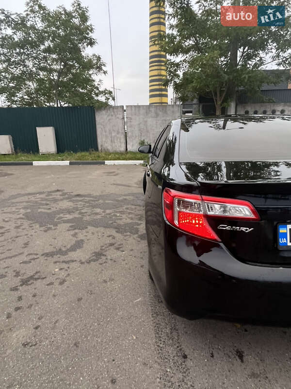 Седан Toyota Camry 2014 в Киеве фото 14 Седан Toyota Camry 2014 в Киеве