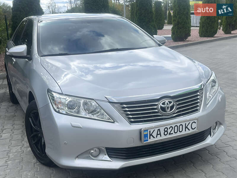 Седан Toyota Camry 2013 в Киеве фото Седан Toyota Camry 2013 в Киеве