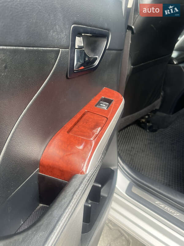 Седан Toyota Camry 2013 в Киеве фото 16 Седан Toyota Camry 2013 в Киеве