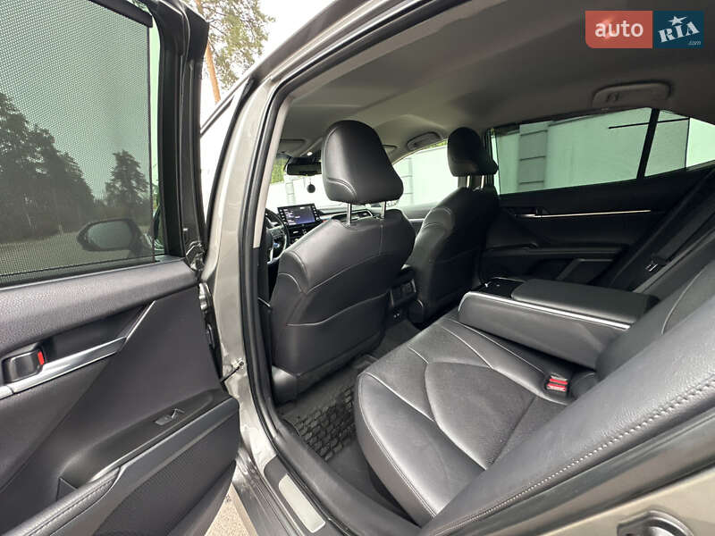 Седан Toyota Camry 2022 в Черкассах