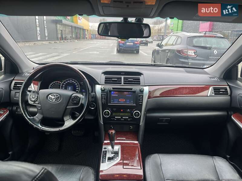 Седан Toyota Camry 2012 в Киеве