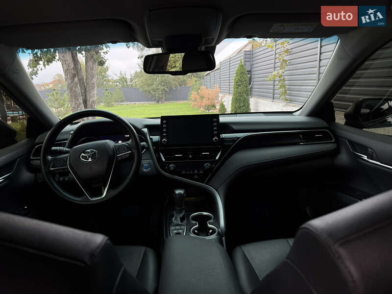 Седан Toyota Camry 2022 в Днепре