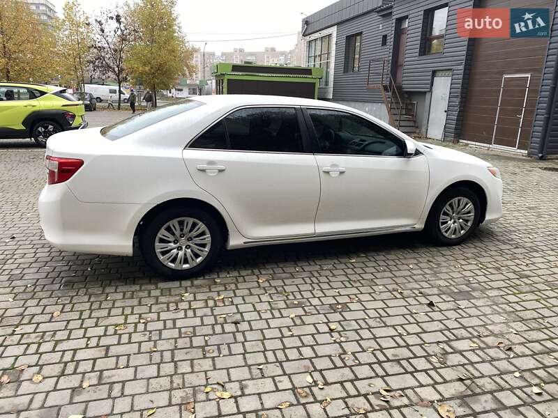 Седан Toyota Camry 2013 в Запорожье