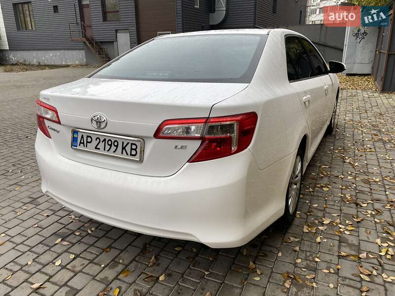 Седан Toyota Camry 2013 в Запорожье