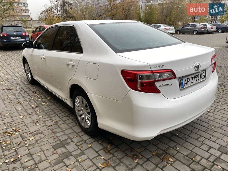 Седан Toyota Camry 2013 в Запорожье