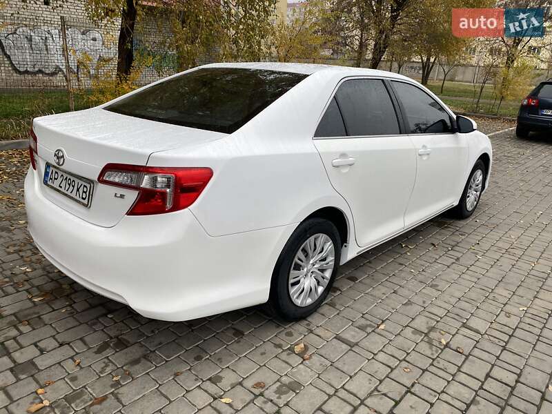 Седан Toyota Camry 2013 в Запорожье