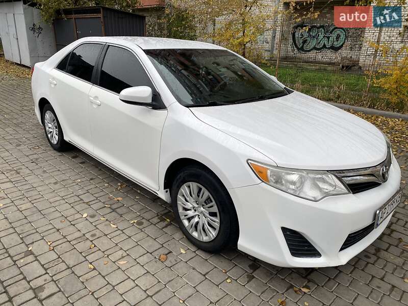 Седан Toyota Camry 2013 в Запорожье