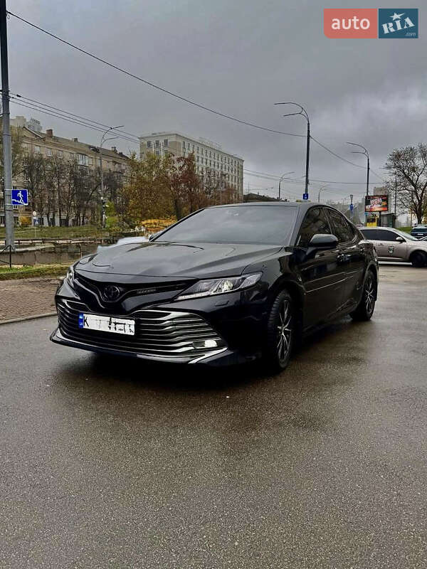 Седан Toyota Camry 2017 в Киеве фото 3 Седан Toyota Camry 2017 в Киеве