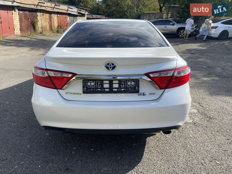 Седан Toyota Camry 2017 в Киеве