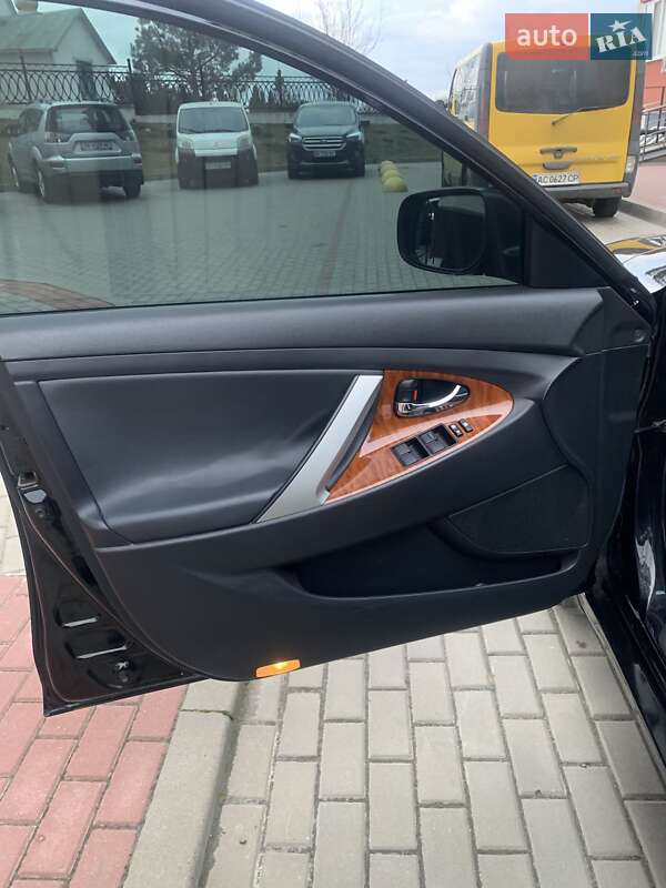 Седан Toyota Camry 2007 в Вараші