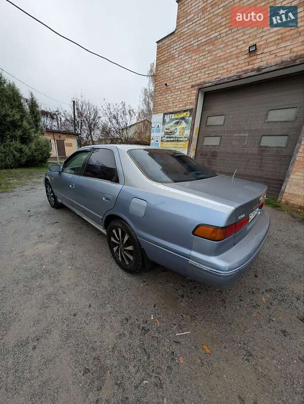 Седан Toyota Camry 1997 в Жмеринке
