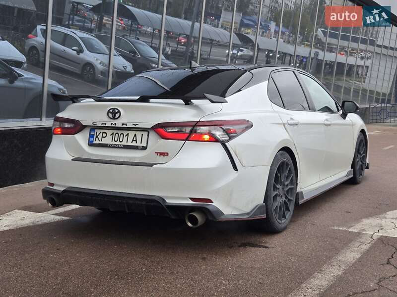 Седан Toyota Camry 2021 в Киеве