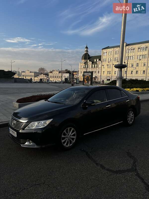 Седан Toyota Camry 2011 в Харькове